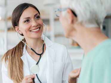 Salute Femminile: Gli Esami Di Prevenzione Essenziali In Ogni Fase Della Vita | UPMC Italy