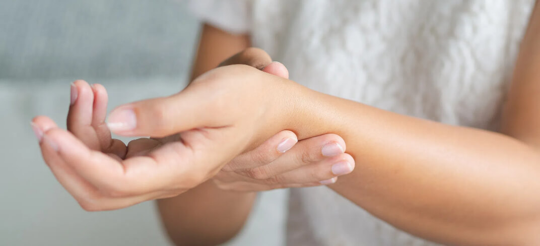 Treatment for Sprained or Fractured Wrists | UPMC Italy