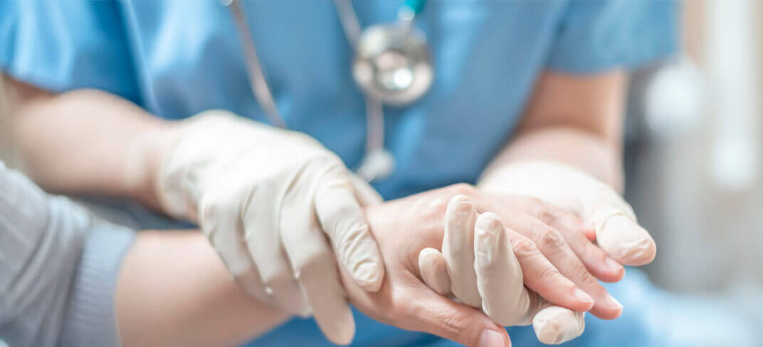 When Should We Consult a Hand Surgeon? Interview with Dr. Piperno | UPMC Italy