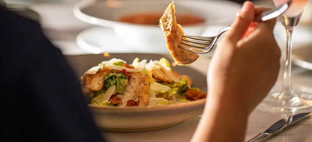 How to Eat Healthy When Dining Out | UPMC Italy